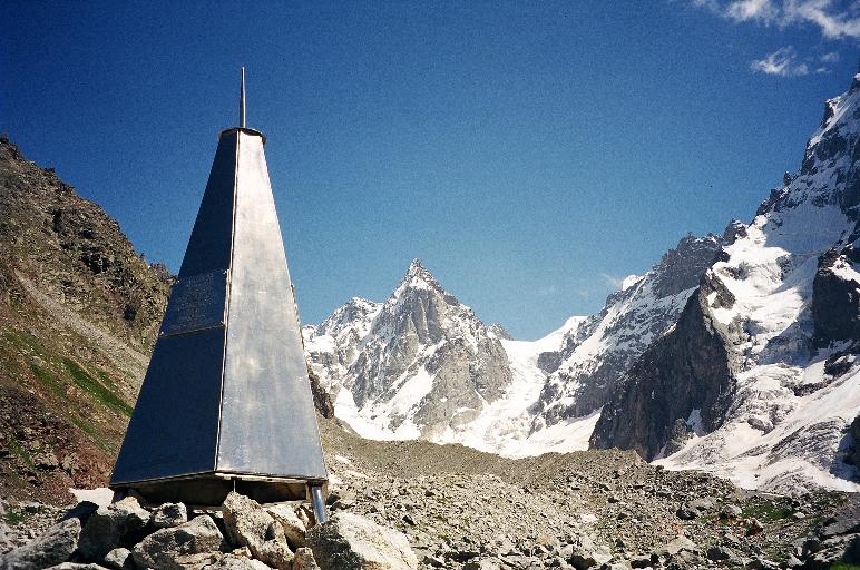 Obelisk seitsmele